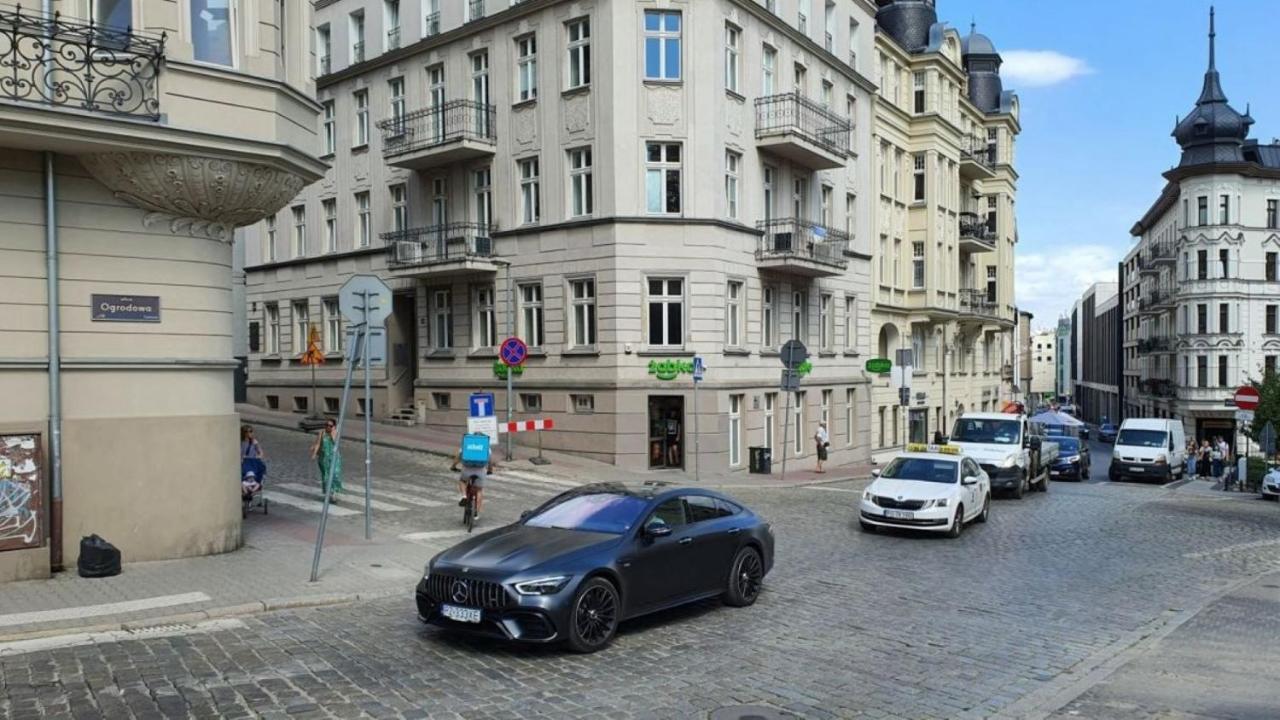 Modern Apartment With Pool Near Golden Terraces Warsaw Exterior photo